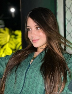 Mariana hermosa colombiana reciÉn llegada alicante