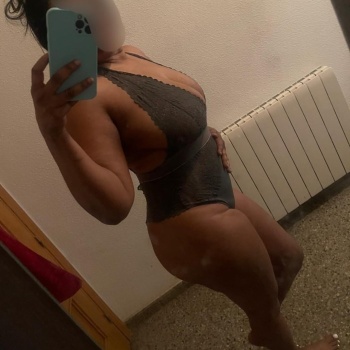 Miel 26 años, cautivadora, dulce y muy sexy, Alicante