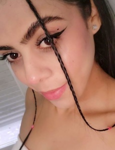 Isabela hermosa colombiana nueva en torrevieja 19 años
