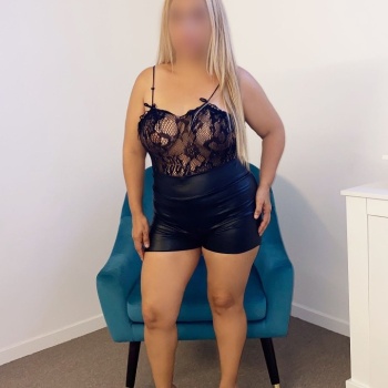 Chica madura, masajista y guapa, Elche