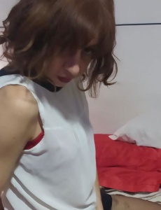 Chica deslgadita, guapa, cariñosa, simpatica, ojazos... Me encanta