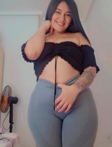 Violeta encantadora colombiana 25 años