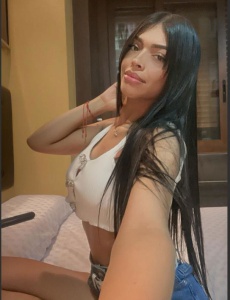 Geraldin, colombiana coqueta y muy