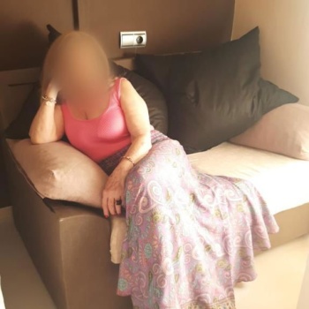 Soy valentina bella mujer madurita vip con un cuerpo bien cuidado esperando por ti llámame me encuentras en carballo, Alicante