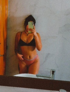 Mariana morenaza ricas curvas, trato especial