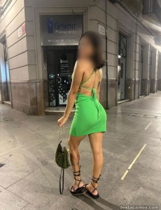 Jovencita cuerpo con curvas