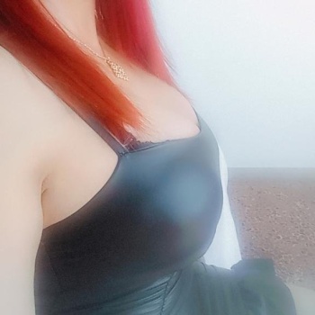 Eva peliroja, Alicante