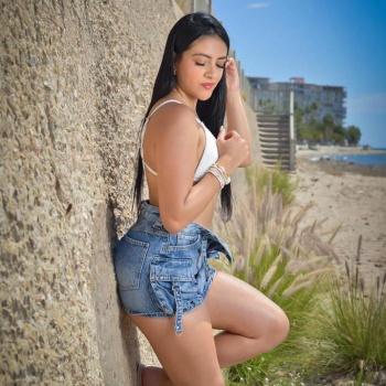 Muñeca de porcelana, Alicante