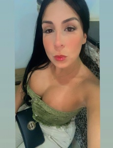 Morenaza de lujo cuerpo impresionante pocos dias