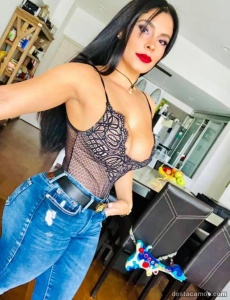 En elche hermosa latina complet.