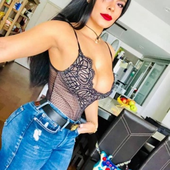 En elche hermosa latina complet., Elche