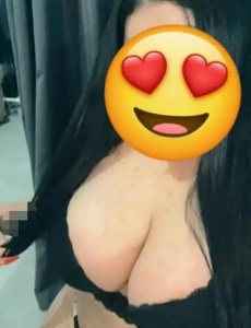 Chica curvy nueva en la zona