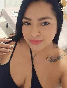 Bienvenidos, soy Anahís! Una latina muy guapa divertida!