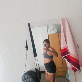 Soy una rica jovencita con curvas, Elche