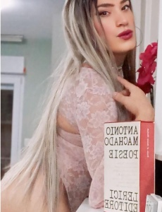 Muy femenina recien llegada , 24h