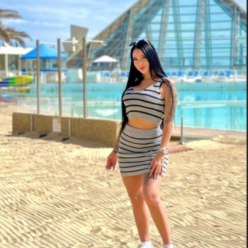 Amores soy valentina a una bomba que le encanta hacer todo, Alicante