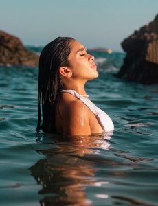 Hermosa jovencita que te hara suspirar.