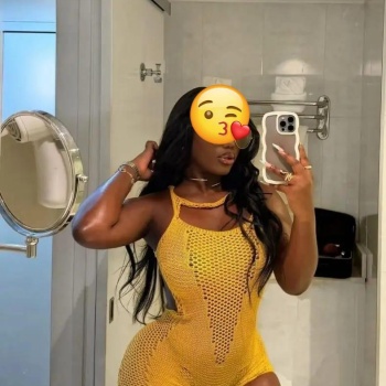 Naomi, Alicante