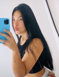 Karolina 19 años india