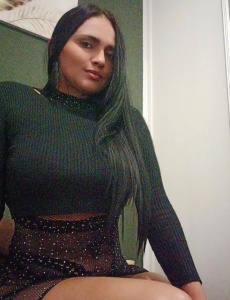 Hola mis amores soy karolay soy un encanto