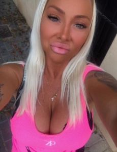Pam blond german girl hornie