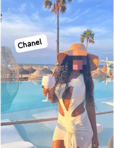 Chanel morenaza hermosa