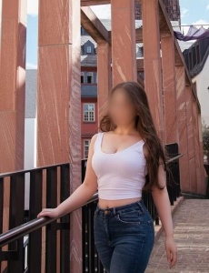 Camila jovencita española en elche