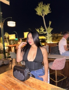 Linda latina colombiana top