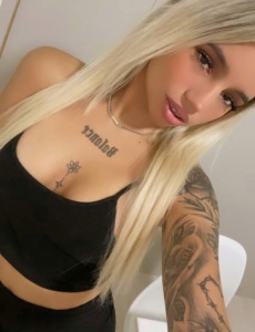 Tabatha, rubia super completa e independiente