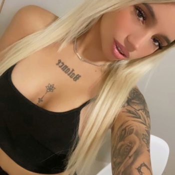 Tabatha, rubia super completa e independiente, Torrevieja
