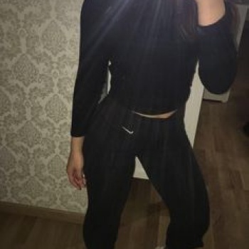 Selena morena, Elche