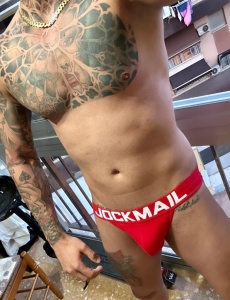 Alejandro sexy y con ganas de fiesta benidorm