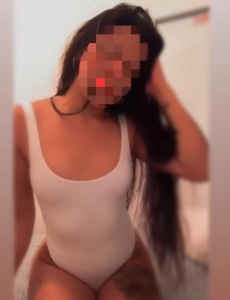 Rica y cachonda jovencita de 18 años