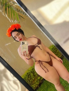 Puede venir al hotel, hago domicilio a todo lugar
