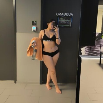 Hermosa y encantadora linda chica en la cuidad, Alicante