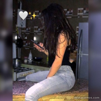 Monica brasileña cariñosa, Elche