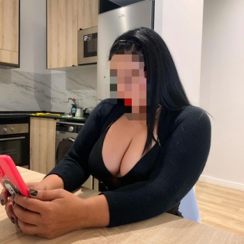 Recién llegada a tu ciudad chica latina cautivadora, Elche