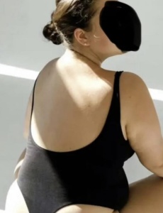 Nerea mujer madura y educada