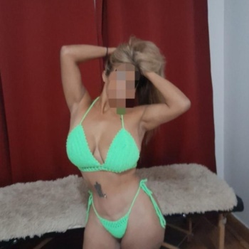 Rubia latina te espera, Elche