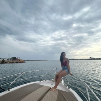 Chica nueva y joven por san juan, Alicante