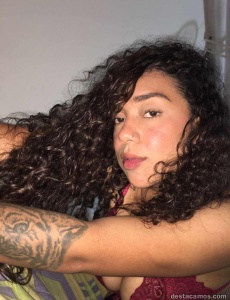 Joven morena colombiana