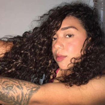 Joven morena colombiana, Alicante