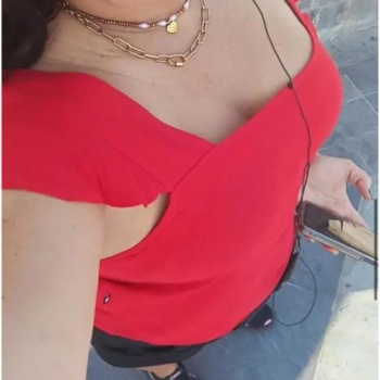 ...DESDE diversion pura  ... HOLACARIÑO mellamo Yessica conmigo, Elche