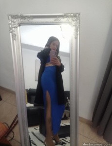Linda rubia en la zona
