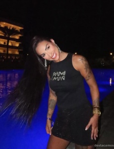 Camila brasiñela recién llegada a alicante