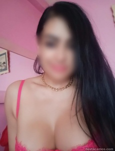 Latina con el trato más que especial