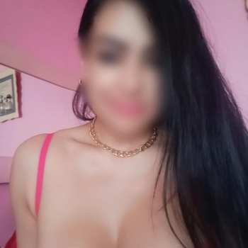 Latina con el trato más que especial, Elche