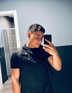 El encanto sexy de un chico colombiano