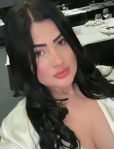 Lionela colombiana jovencita tatuada con buenas curvas