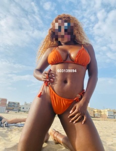 Impresionante mulata, cuerpo de sirena. Poco tiemp